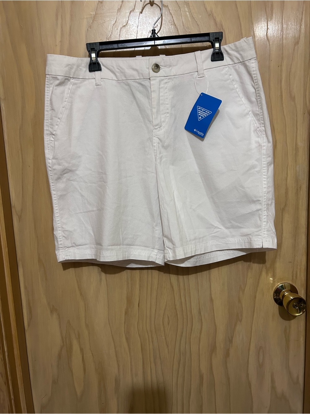 Columbia Women's White Cotton Casual Bermuda Shorts